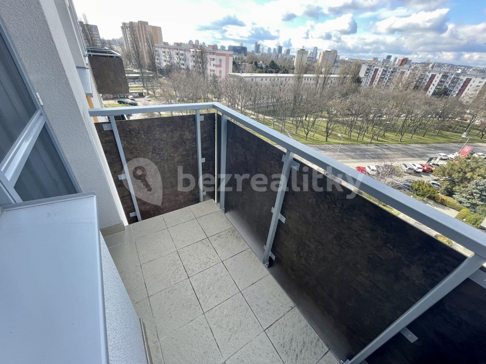Prenájom bytu 2-izbový 62 m², Tomášikova, Ružinov, Bratislavský kraj Prenájom bytu 2-izbový 62 m², Tomášikova, Ružinov, Bratislavský kraj