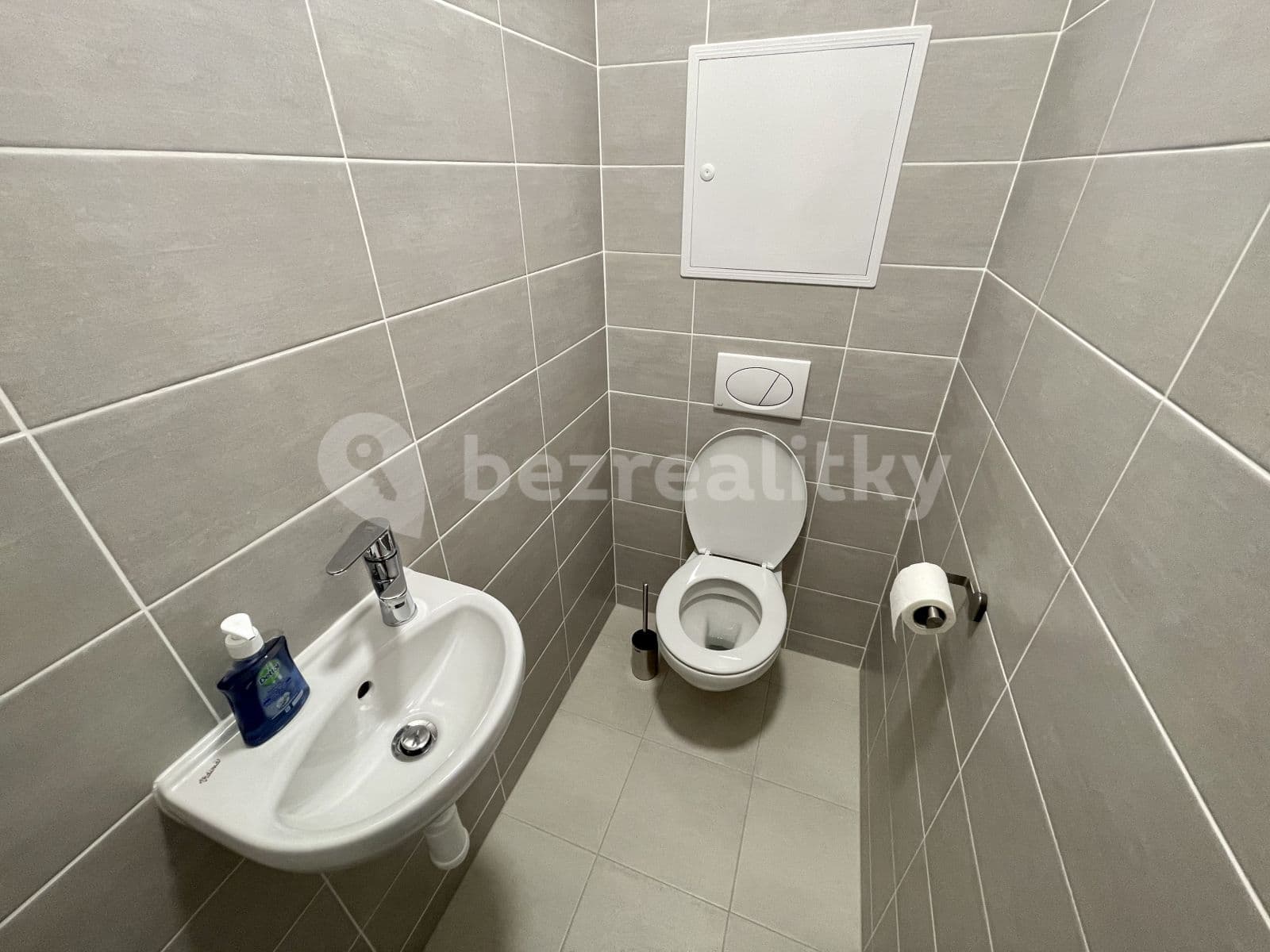 Prenájom bytu 2-izbový 62 m², Tomášikova, Ružinov, Bratislavský kraj Prenájom bytu 2-izbový 62 m², Tomášikova, Ružinov, Bratislavský kraj