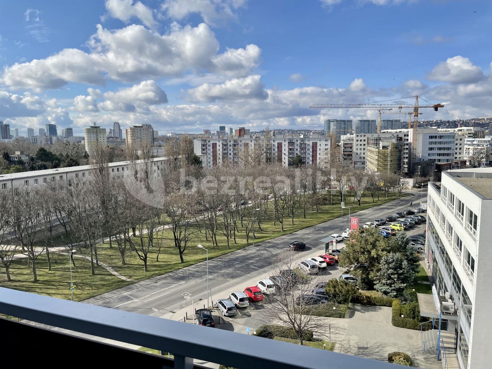 Prenájom bytu 2-izbový 62 m², Tomášikova, Ružinov, Bratislavský kraj Prenájom bytu 2-izbový 62 m², Tomášikova, Ružinov, Bratislavský kraj