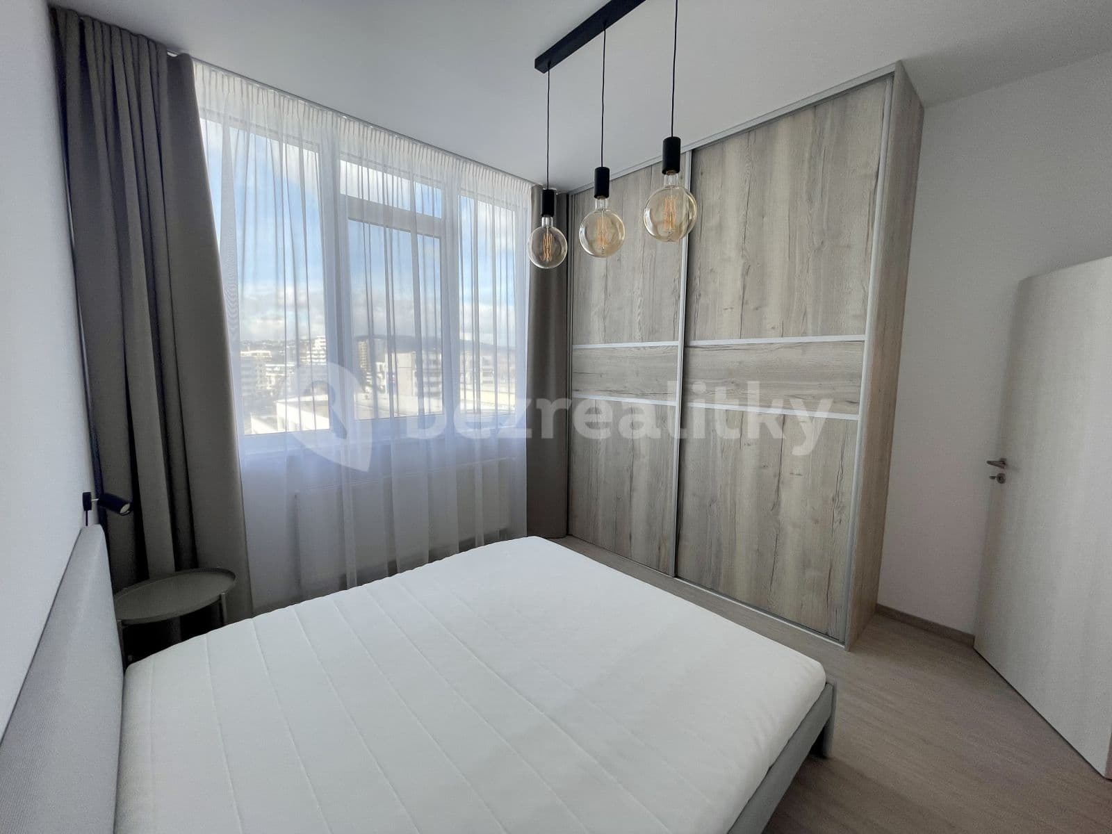 Prenájom bytu 2-izbový 62 m², Tomášikova, Ružinov, Bratislavský kraj Prenájom bytu 2-izbový 62 m², Tomášikova, Ružinov, Bratislavský kraj