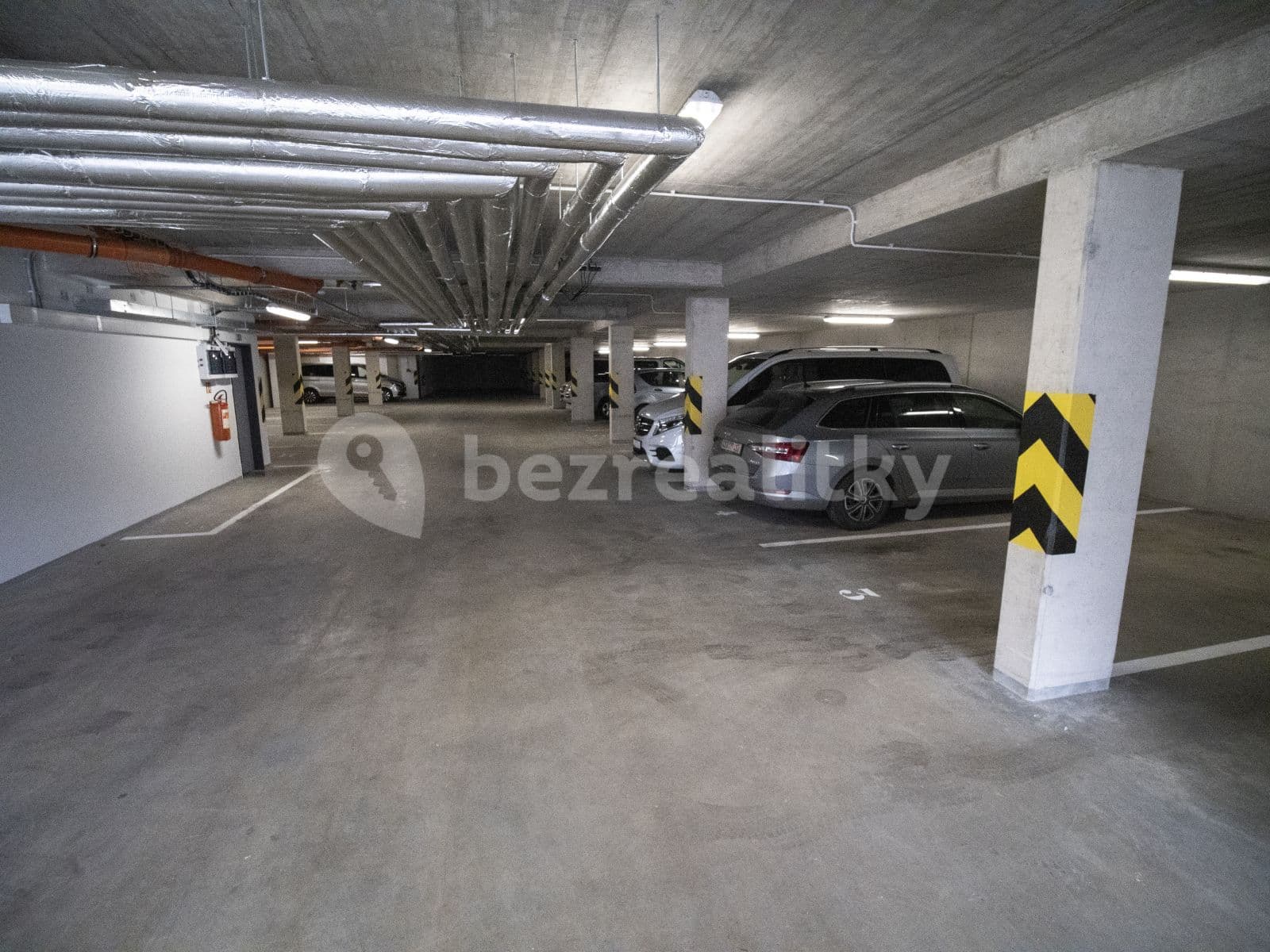 Prenájom garáže 12 m², Formanská, Praha, Praha Prenájom garáže 12 m², Formanská, Praha, Praha
