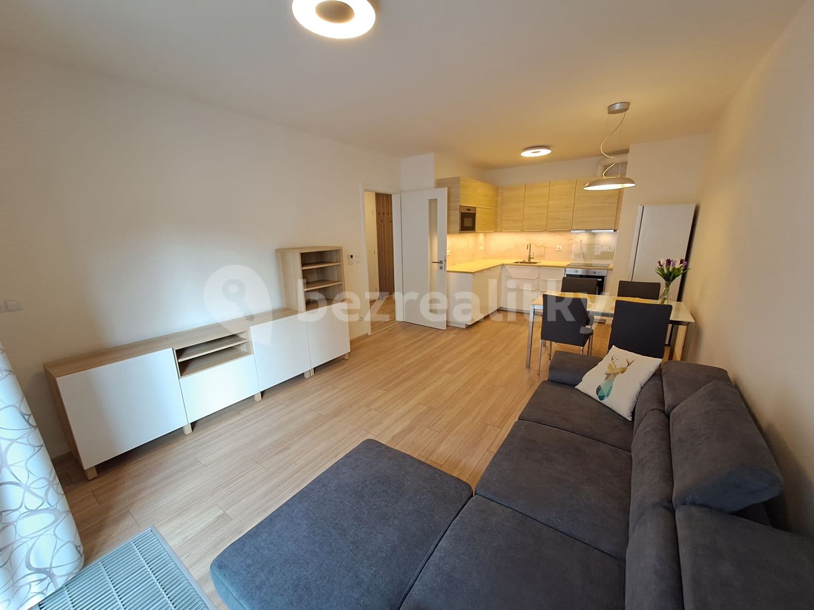 Prenájom bytu 2-izbový 56 m², V Háji, Praha, Praha Prenájom bytu 2-izbový 56 m², V Háji, Praha, Praha