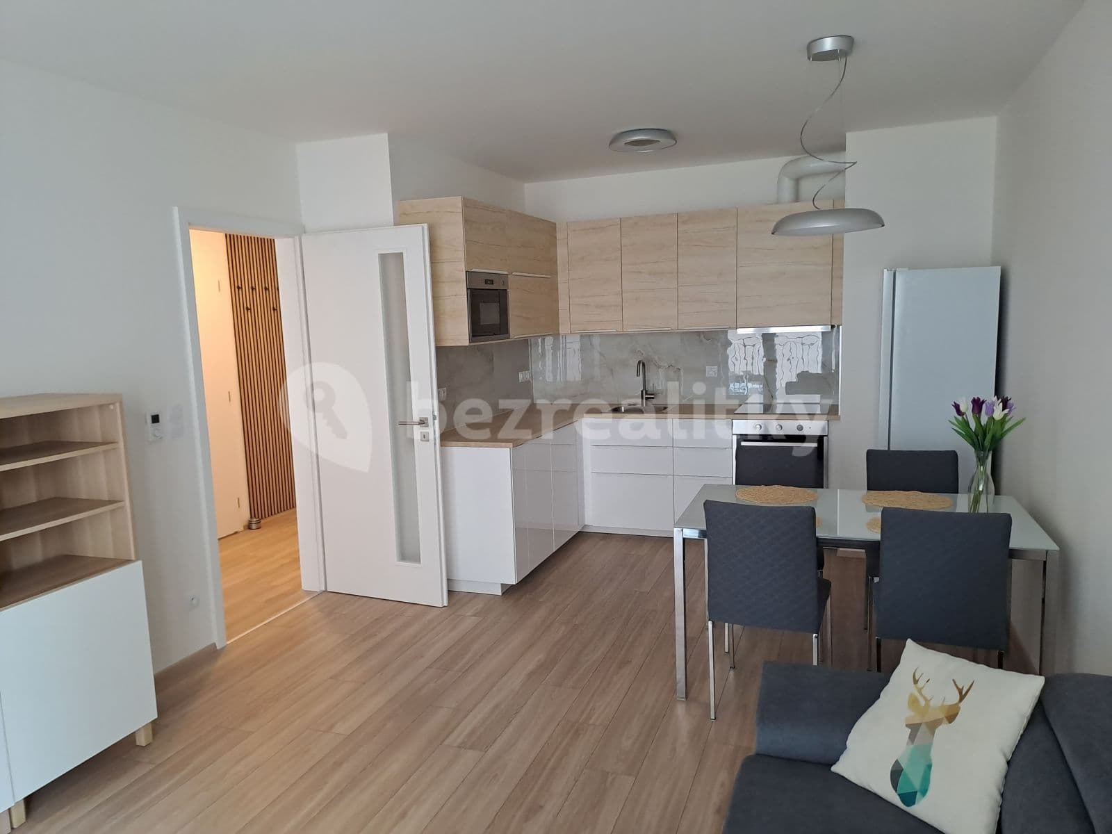Prenájom bytu 2-izbový 56 m², V Háji, Praha, Praha Prenájom bytu 2-izbový 56 m², V Háji, Praha, Praha