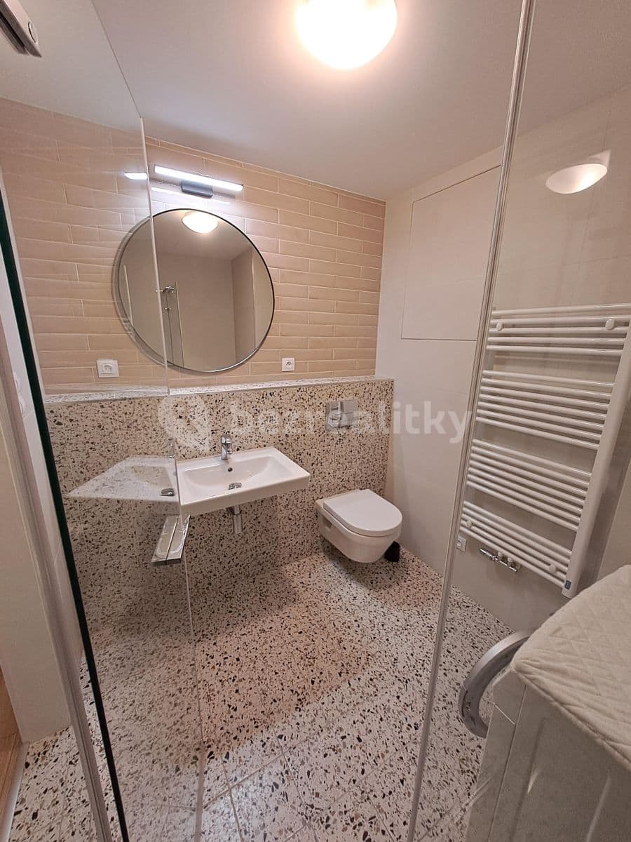 Prenájom bytu 2-izbový 56 m², V Háji, Praha, Praha Prenájom bytu 2-izbový 56 m², V Háji, Praha, Praha