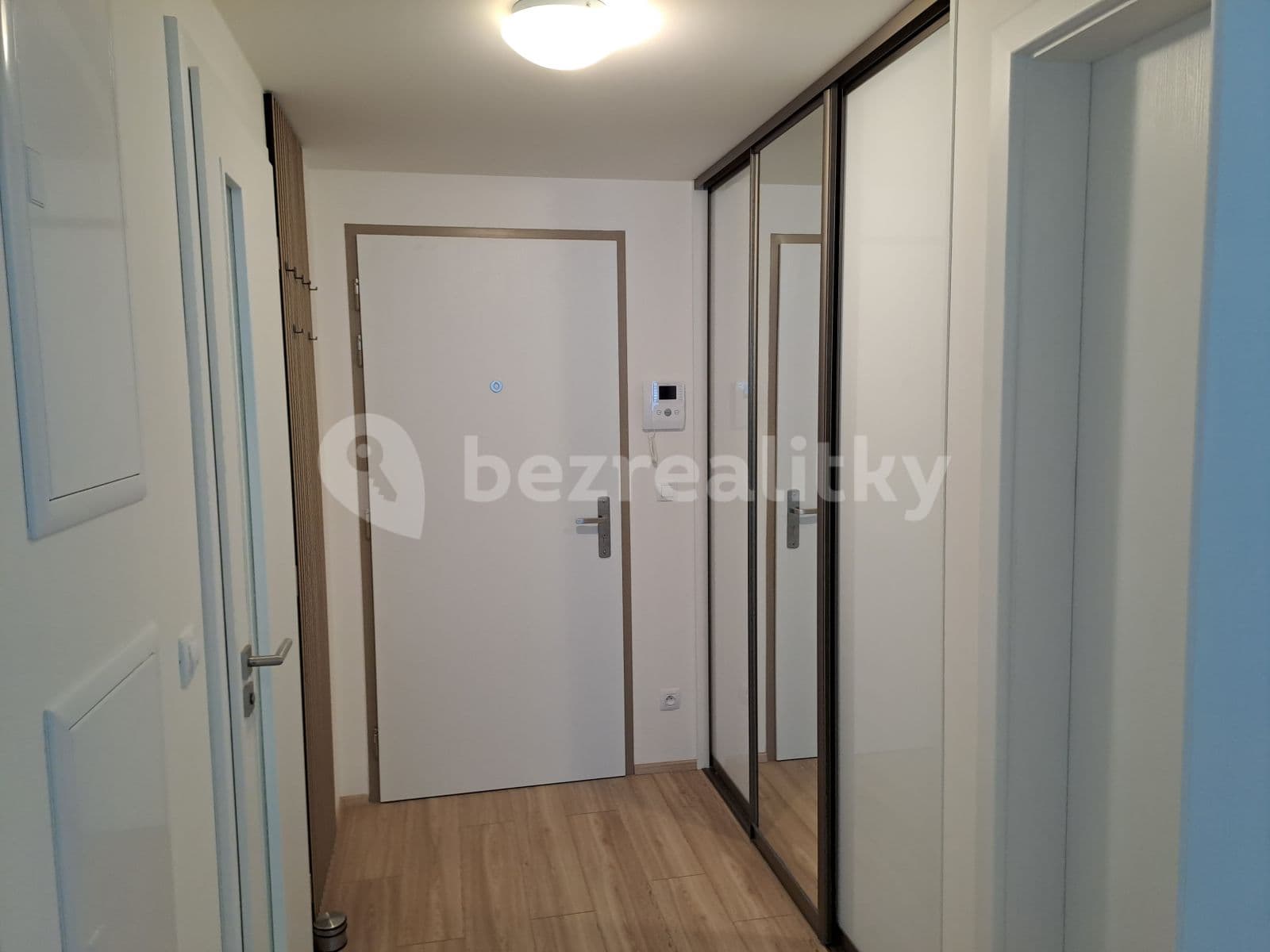 Prenájom bytu 2-izbový 56 m², V Háji, Praha, Praha Prenájom bytu 2-izbový 56 m², V Háji, Praha, Praha