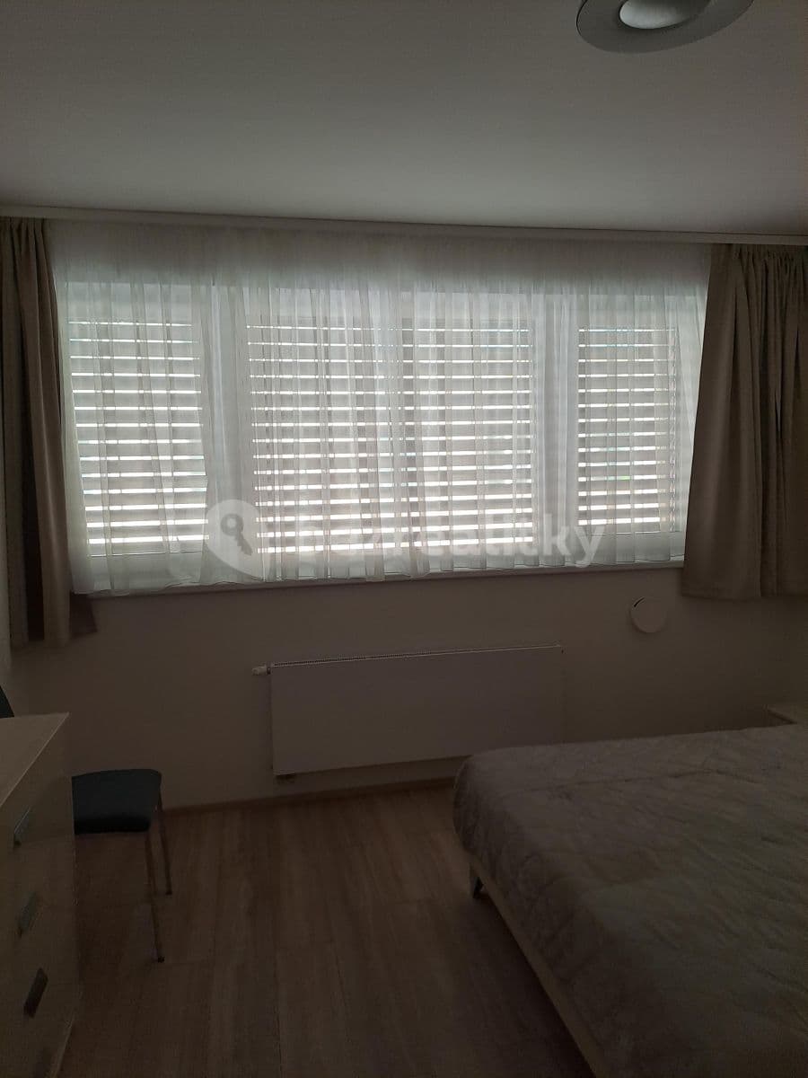 Prenájom bytu 2-izbový 56 m², V Háji, Praha, Praha Prenájom bytu 2-izbový 56 m², V Háji, Praha, Praha