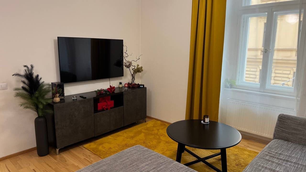 Prenájom bytu 2-izbový 57 m², Tyršova, Praha, Praha Prenájom bytu 2-izbový 57 m², Tyršova, Praha, Praha