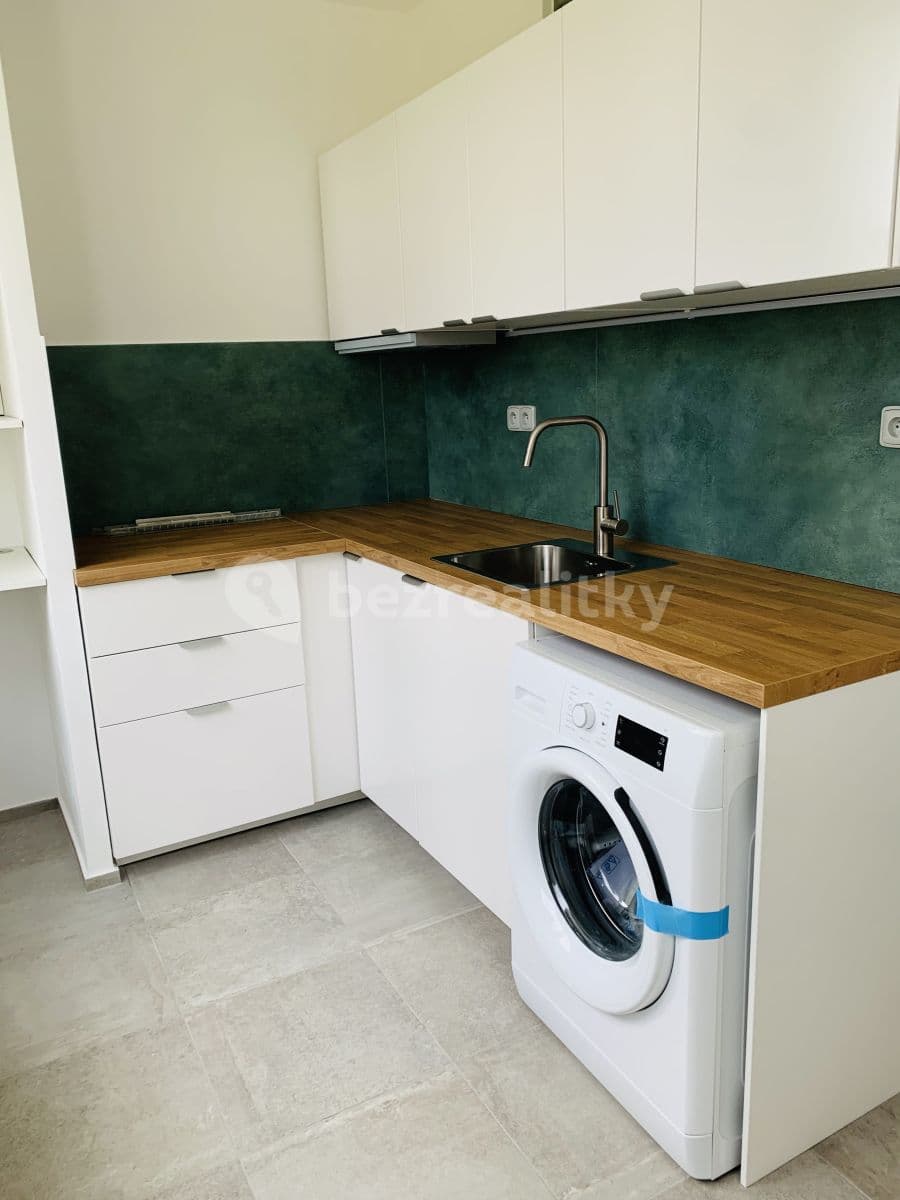 Prenájom bytu 1-izbový 36 m², K Hájku, Nová Paka, Královéhradecký kraj Prenájom bytu 1-izbový 36 m², K Hájku, Nová Paka, Královéhradecký kraj