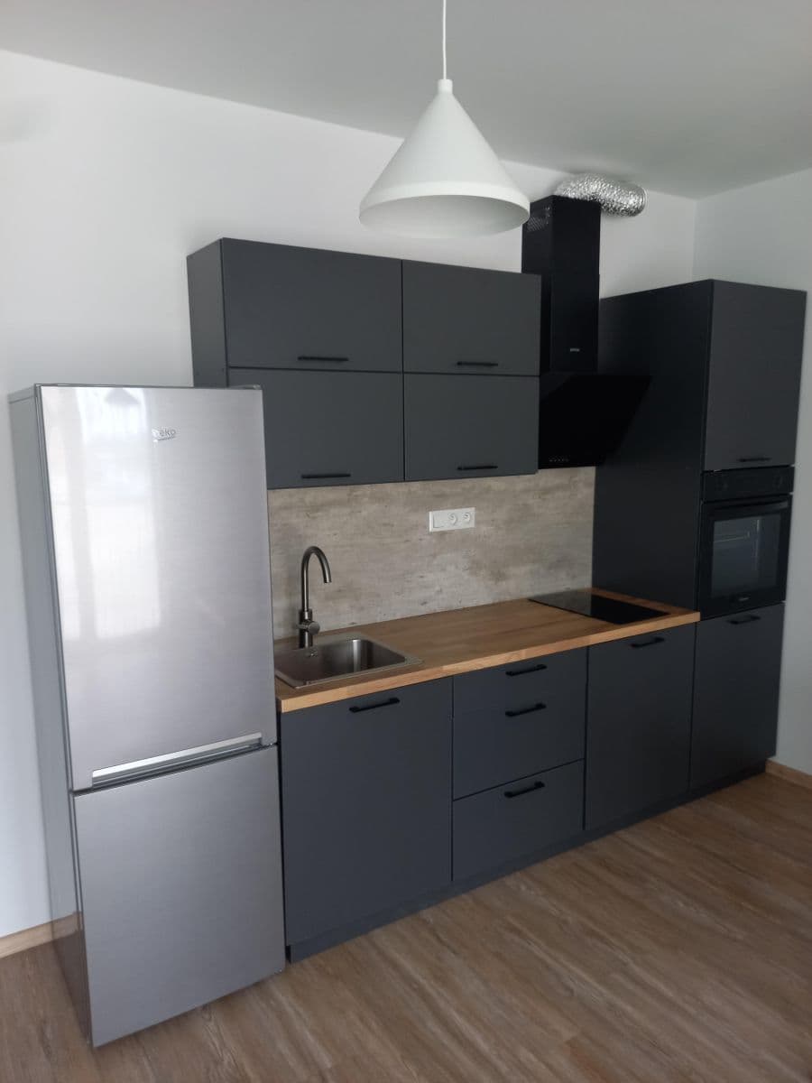 Prenájom bytu 1-izbový 31 m², U Potoka, Mělník, Středočeský kraj Prenájom bytu 1-izbový 31 m², U Potoka, Mělník, Středočeský kraj