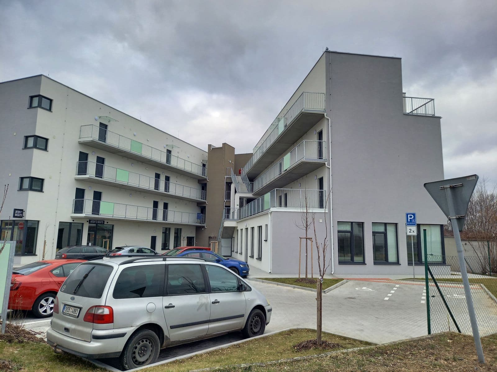 Prenájom bytu 1-izbový 31 m², U Potoka, Mělník, Středočeský kraj Prenájom bytu 1-izbový 31 m², U Potoka, Mělník, Středočeský kraj