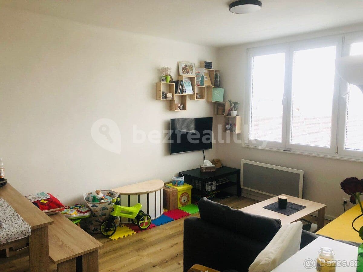 Prenájom bytu 2-izbový 52 m², Nádražní, Nová Bystřice, Jihočeský kraj Prenájom bytu 2-izbový 52 m², Nádražní, Nová Bystřice, Jihočeský kraj