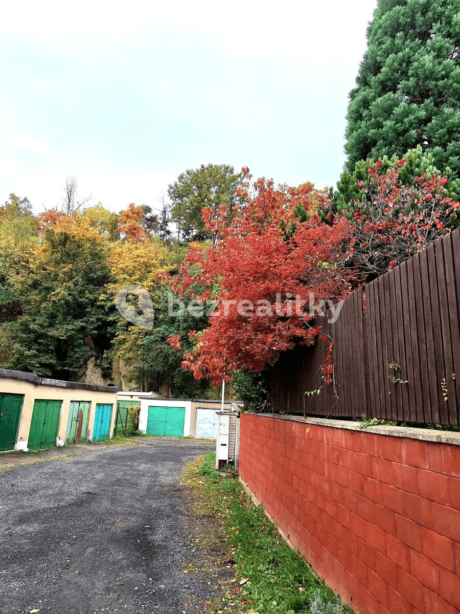 Predaj garáže 23 m², Pod Petřinami, Praha, Praha Predaj garáže 23 m², Pod Petřinami, Praha, Praha