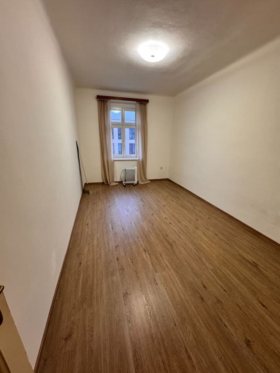 Prenájom bytu 2-izbový 55 m², Komunardů, Praha, Praha Prenájom bytu 2-izbový 55 m², Komunardů, Praha, Praha