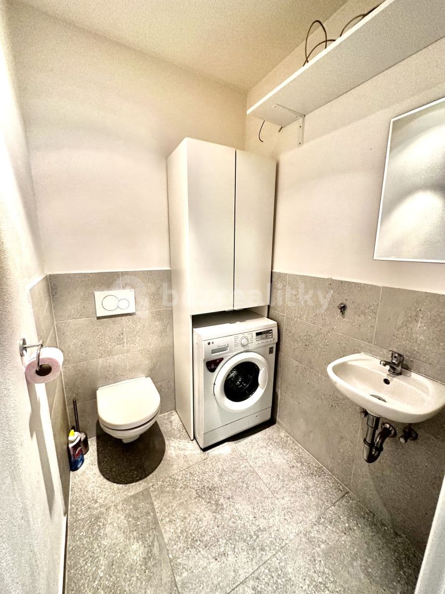 Prenájom bytu 2-izbový 45 m², Ke Strašnické, Praha, Praha Prenájom bytu 2-izbový 45 m², Ke Strašnické, Praha, Praha
