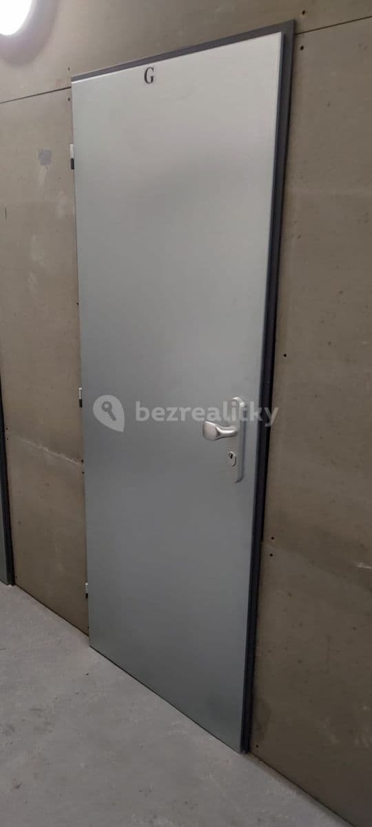 Prenájom bytu 1-izbový 40 m², Roháčova, Praha, Praha Prenájom bytu 1-izbový 40 m², Roháčova, Praha, Praha