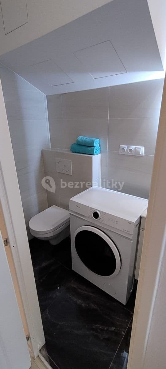 Prenájom bytu 1-izbový 40 m², Roháčova, Praha, Praha Prenájom bytu 1-izbový 40 m², Roháčova, Praha, Praha