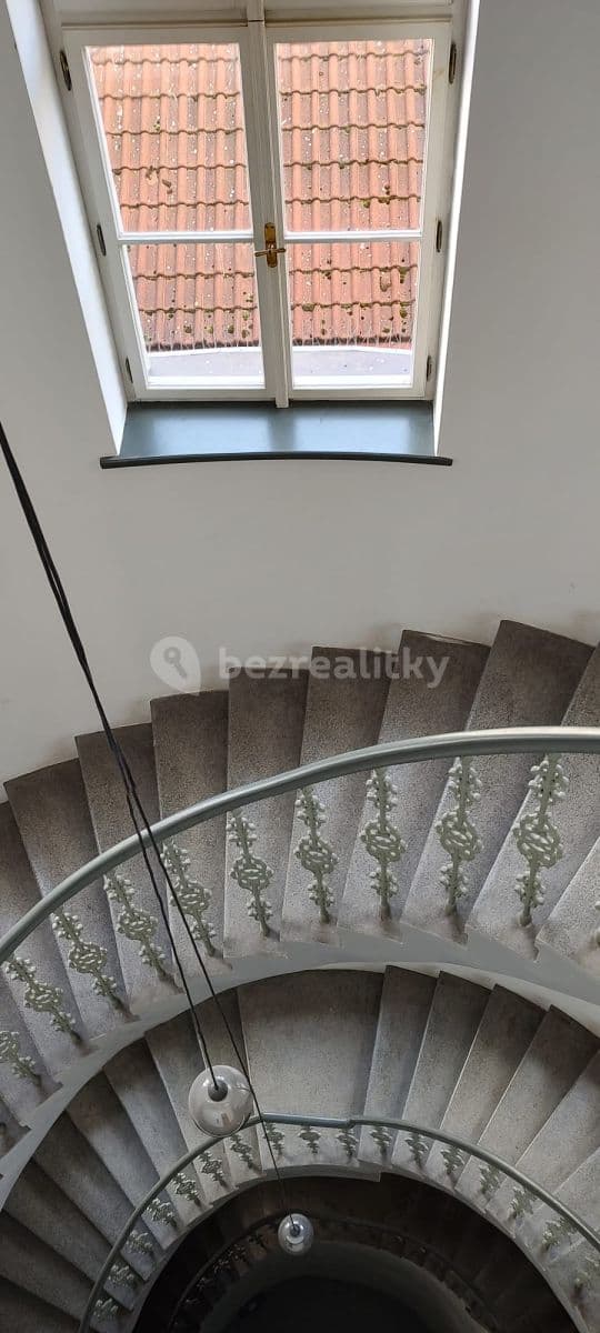Prenájom bytu 1-izbový 40 m², Roháčova, Praha, Praha Prenájom bytu 1-izbový 40 m², Roháčova, Praha, Praha