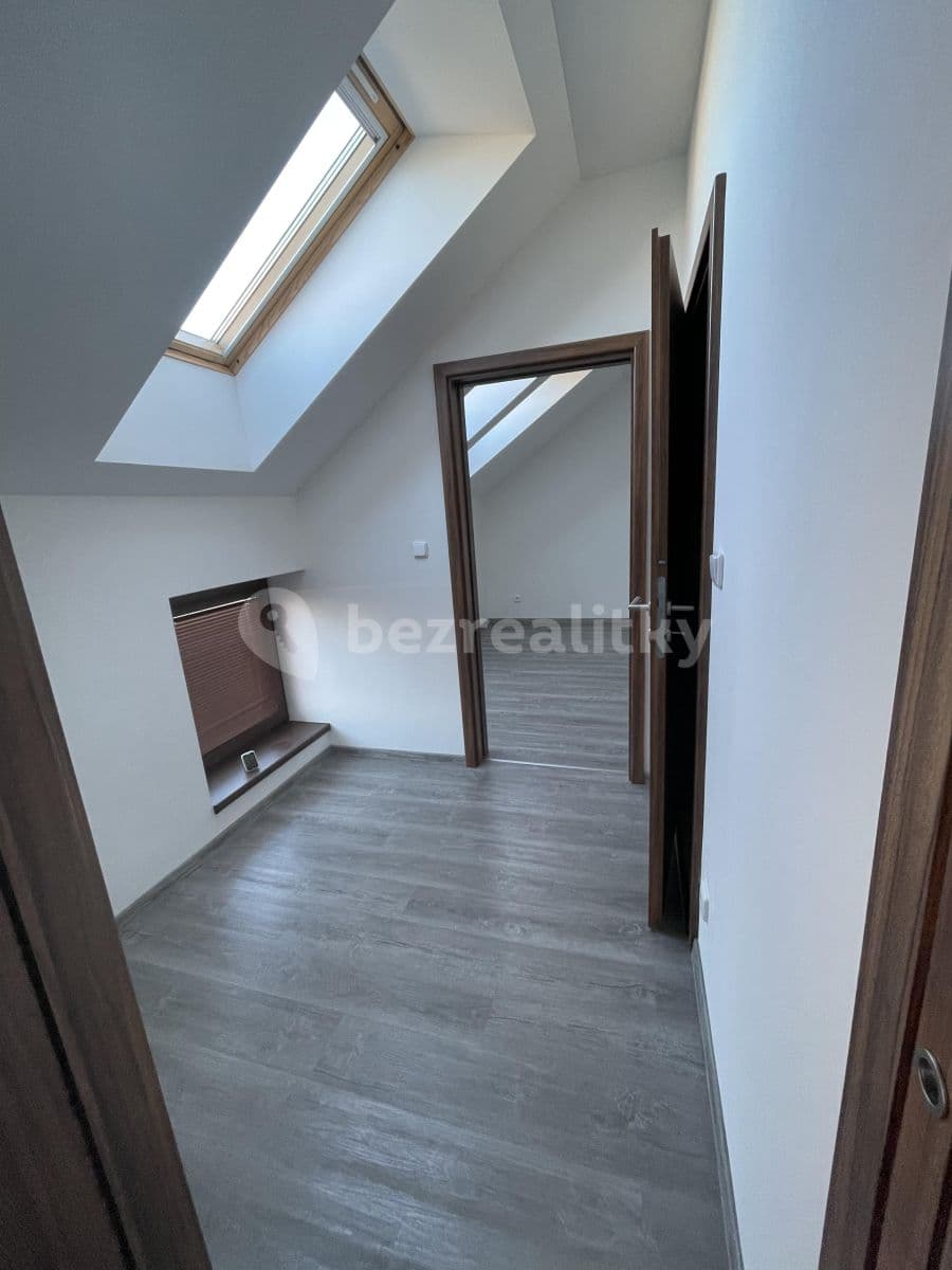 Prenájom bytu 2-izbový 55 m², Karla IV., Vysoký Újezd, Středočeský kraj Prenájom bytu 2-izbový 55 m², Karla IV., Vysoký Újezd, Středočeský kraj