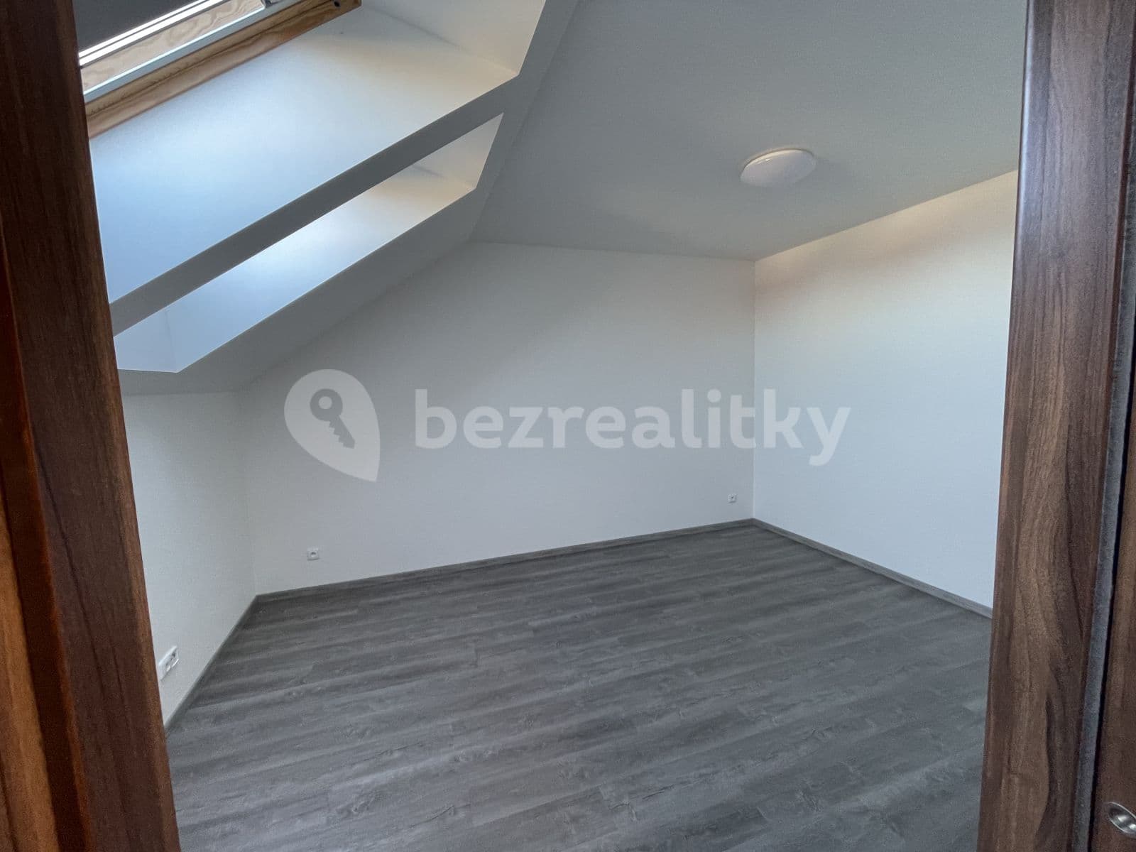 Prenájom bytu 2-izbový 55 m², Karla IV., Vysoký Újezd, Středočeský kraj Prenájom bytu 2-izbový 55 m², Karla IV., Vysoký Újezd, Středočeský kraj