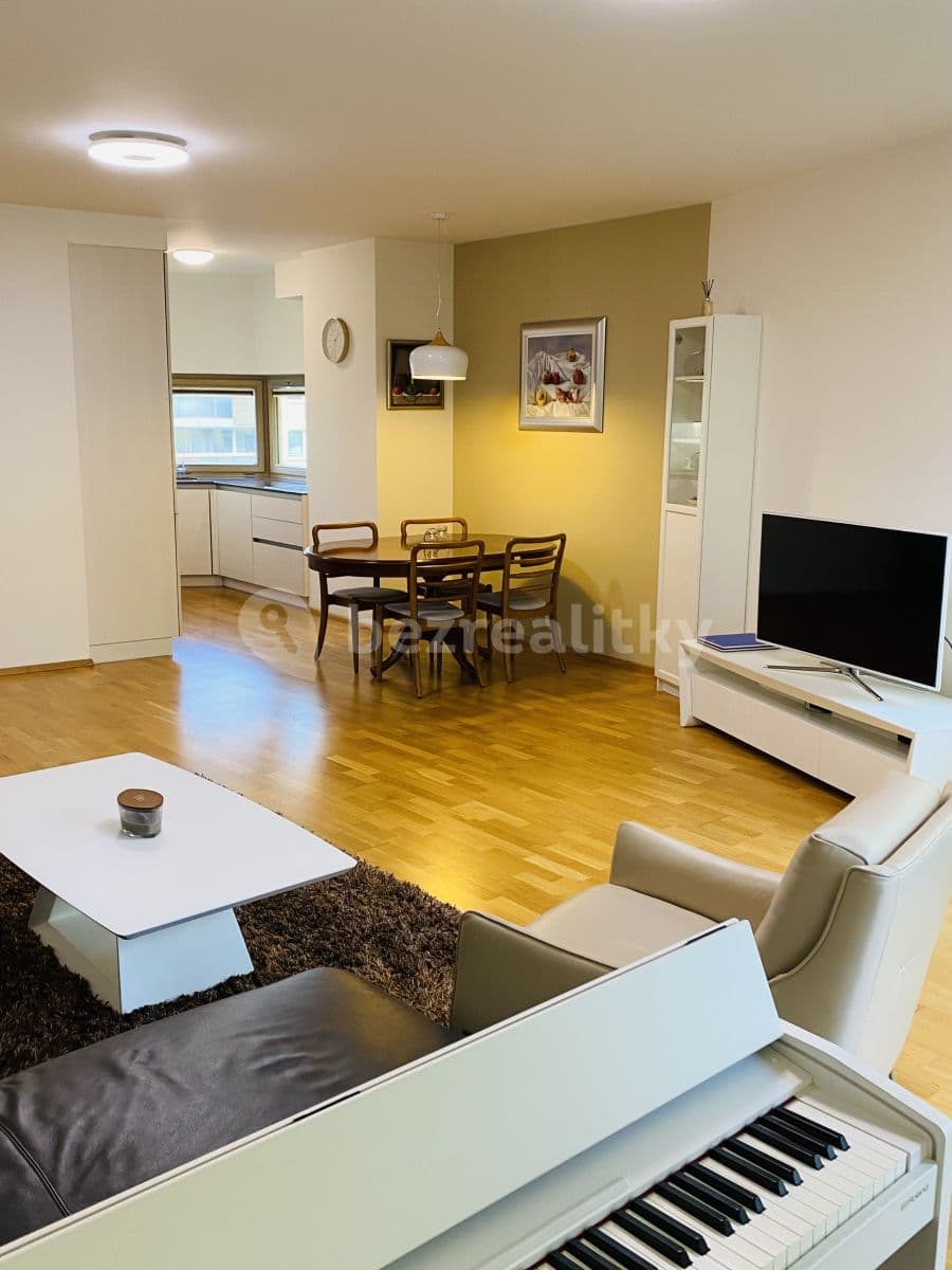 Prenájom bytu 3-izbový 100 m², Jeseniova, Praha, Praha Prenájom bytu 3-izbový 100 m², Jeseniova, Praha, Praha