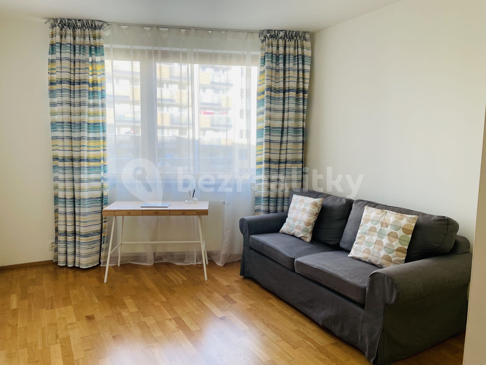 Prenájom bytu 3-izbový 100 m², Jeseniova, Praha, Praha Prenájom bytu 3-izbový 100 m², Jeseniova, Praha, Praha
