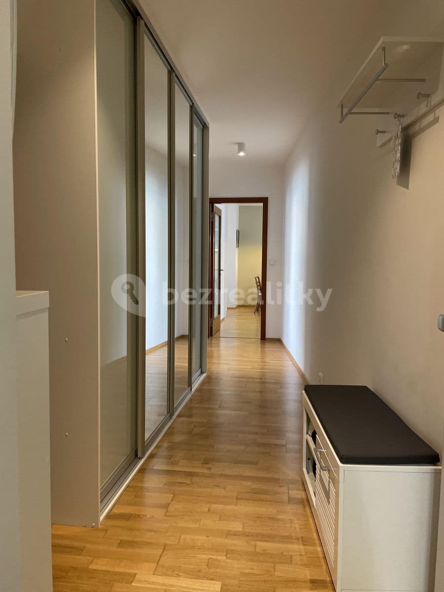 Prenájom bytu 3-izbový 100 m², Jeseniova, Praha, Praha Prenájom bytu 3-izbový 100 m², Jeseniova, Praha, Praha