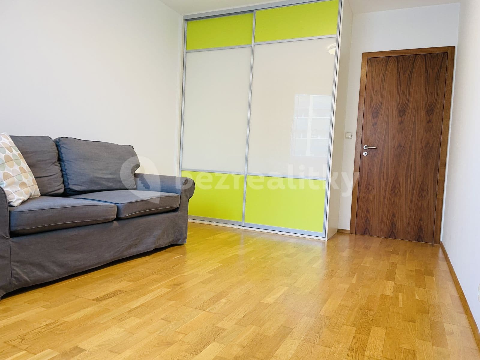 Prenájom bytu 3-izbový 100 m², Jeseniova, Praha, Praha Prenájom bytu 3-izbový 100 m², Jeseniova, Praha, Praha