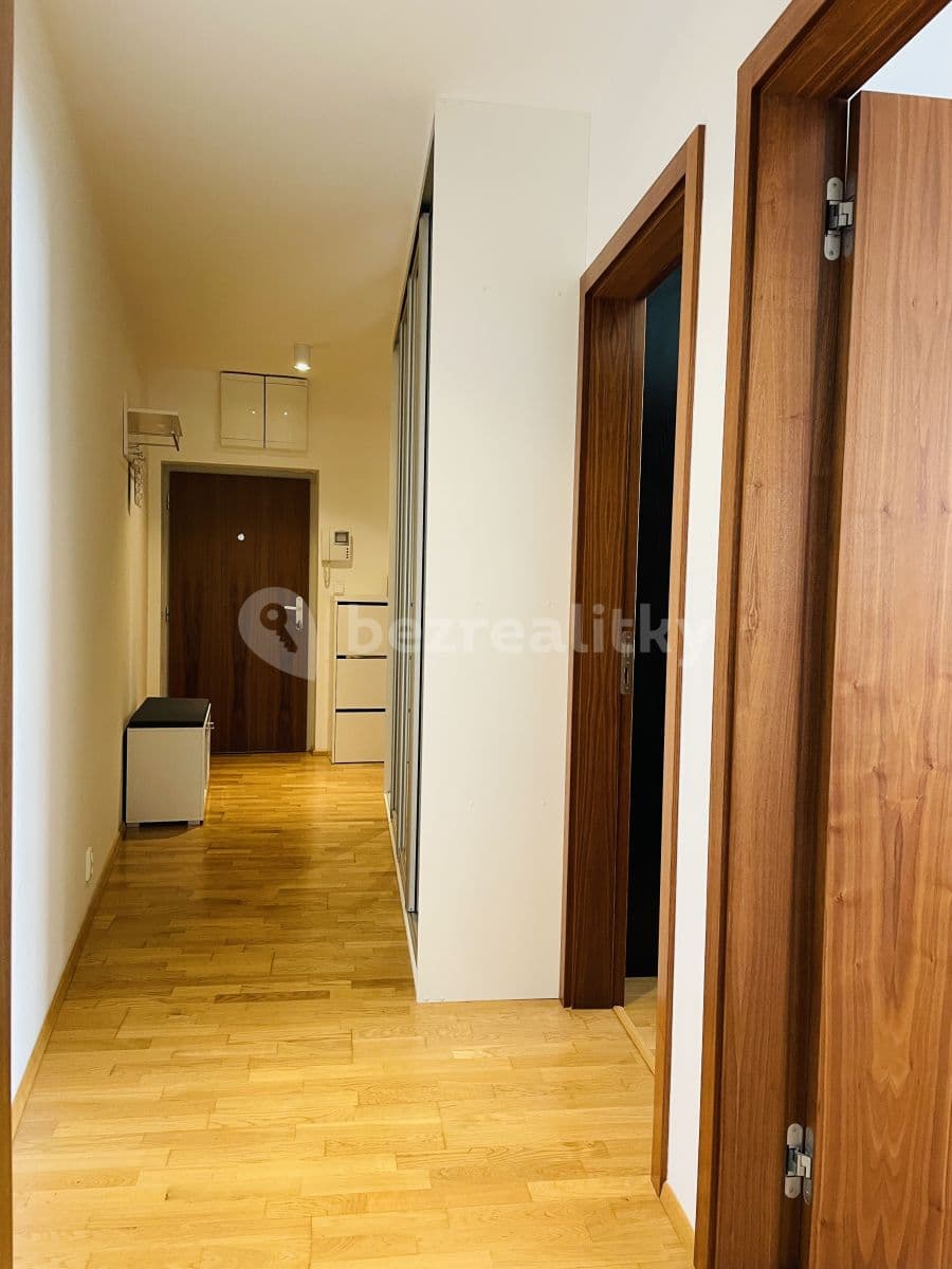 Prenájom bytu 3-izbový 100 m², Jeseniova, Praha, Praha Prenájom bytu 3-izbový 100 m², Jeseniova, Praha, Praha