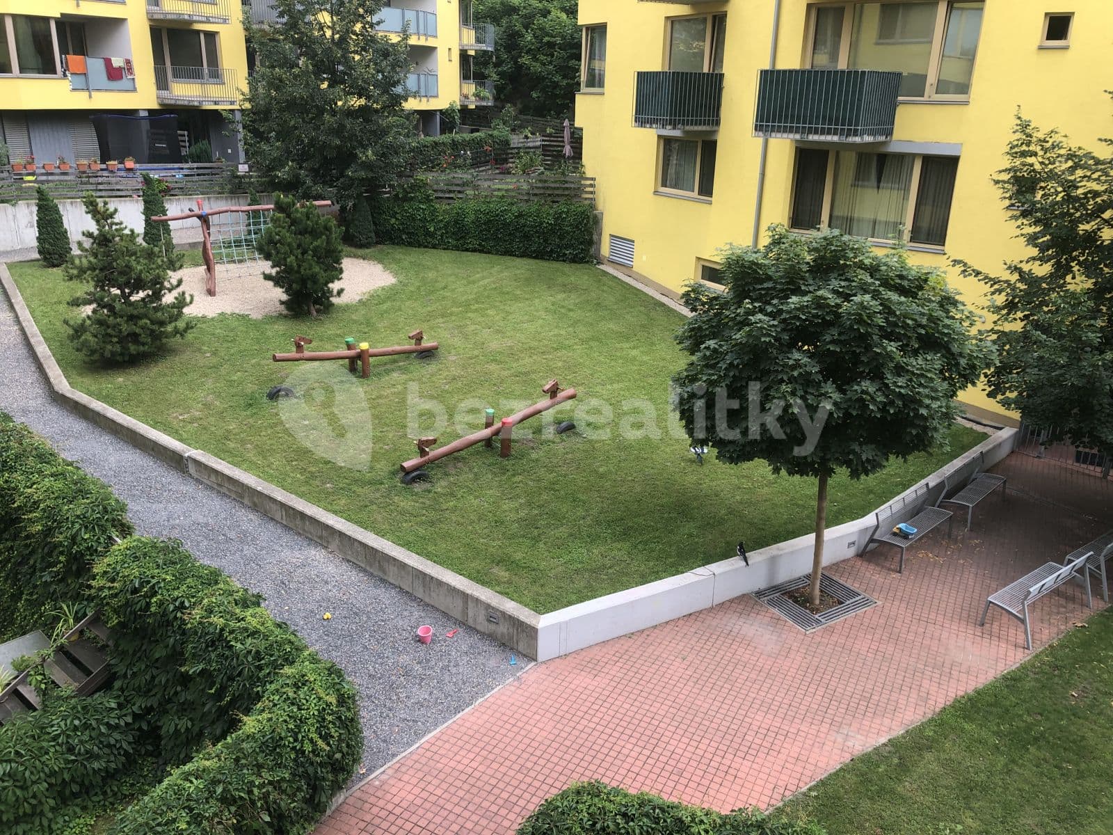 Prenájom bytu 3-izbový 100 m², Jeseniova, Praha, Praha Prenájom bytu 3-izbový 100 m², Jeseniova, Praha, Praha