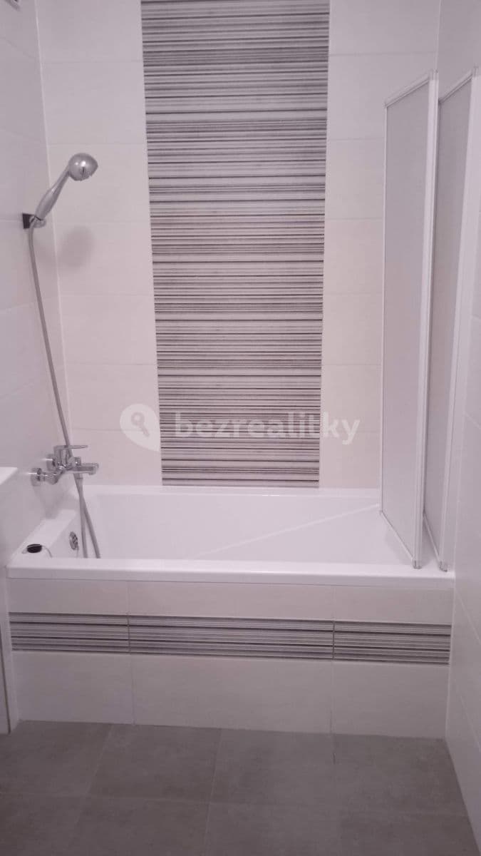Prenájom bytu 1-izbový 40 m², Toužimská, Plzeň, Plzeňský kraj Prenájom bytu 1-izbový 40 m², Toužimská, Plzeň, Plzeňský kraj