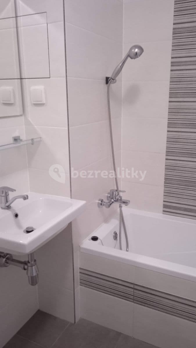 Prenájom bytu 1-izbový 40 m², Toužimská, Plzeň, Plzeňský kraj Prenájom bytu 1-izbový 40 m², Toužimská, Plzeň, Plzeňský kraj