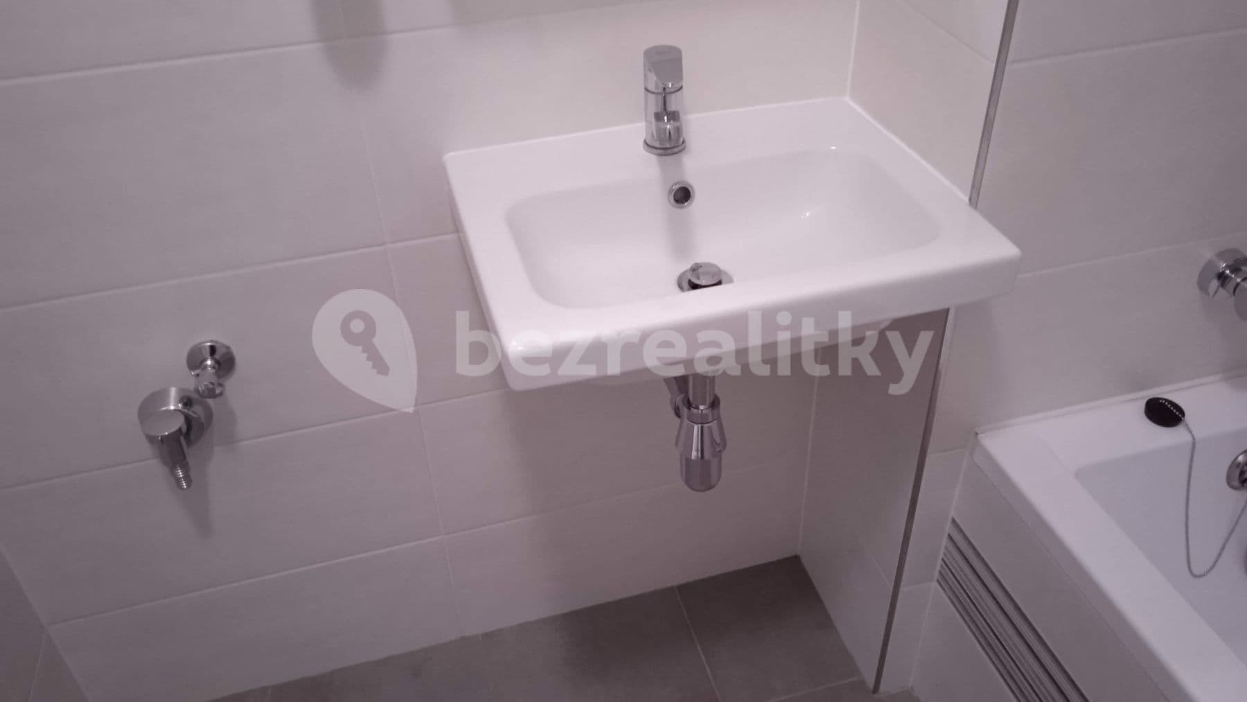 Prenájom bytu 1-izbový 40 m², Toužimská, Plzeň, Plzeňský kraj Prenájom bytu 1-izbový 40 m², Toužimská, Plzeň, Plzeňský kraj