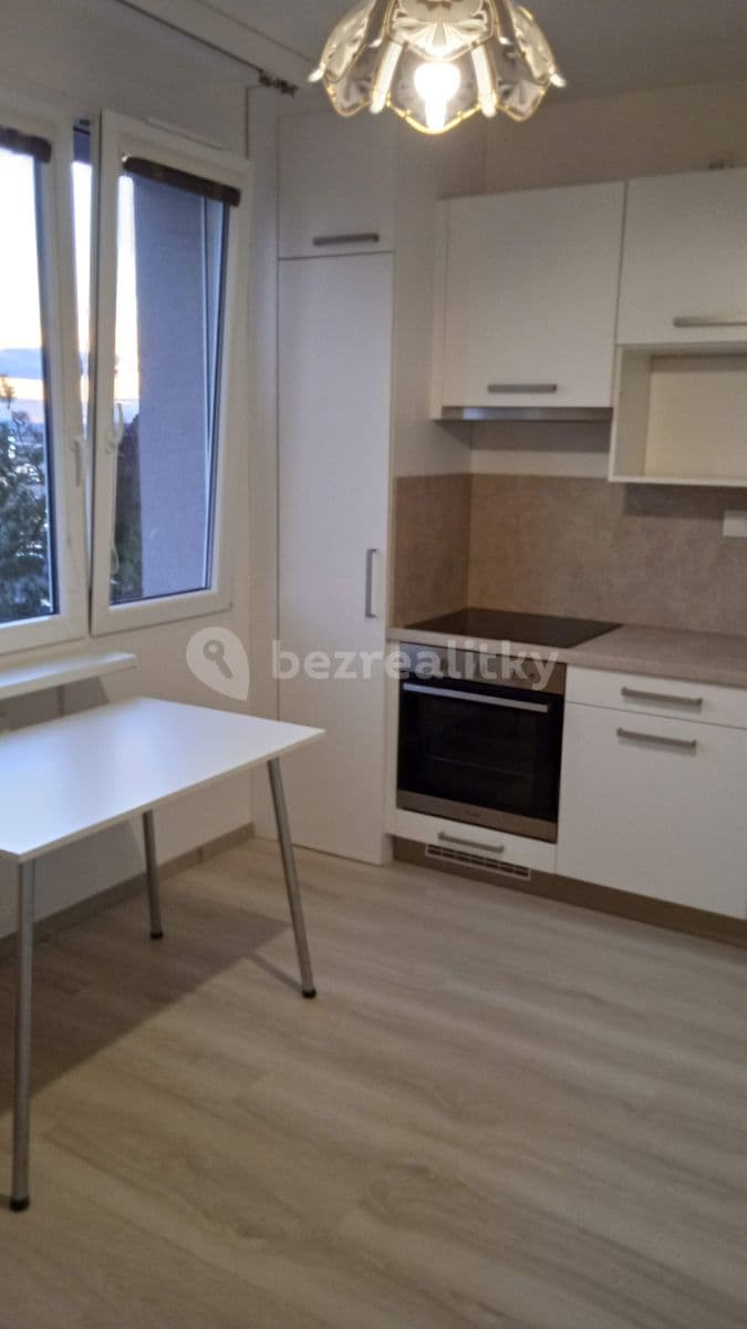 Prenájom bytu 1-izbový 40 m², Toužimská, Plzeň, Plzeňský kraj Prenájom bytu 1-izbový 40 m², Toužimská, Plzeň, Plzeňský kraj
