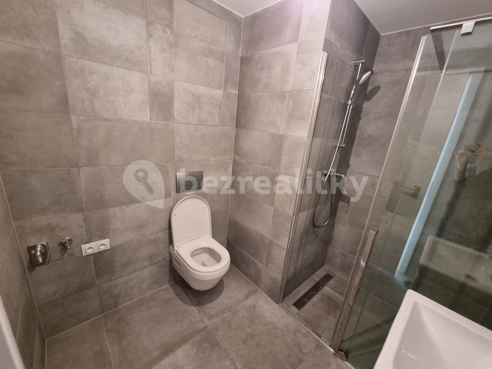 Prenájom bytu 2-izbový 52 m², Dělnická, Praha, Praha Prenájom bytu 2-izbový 52 m², Dělnická, Praha, Praha