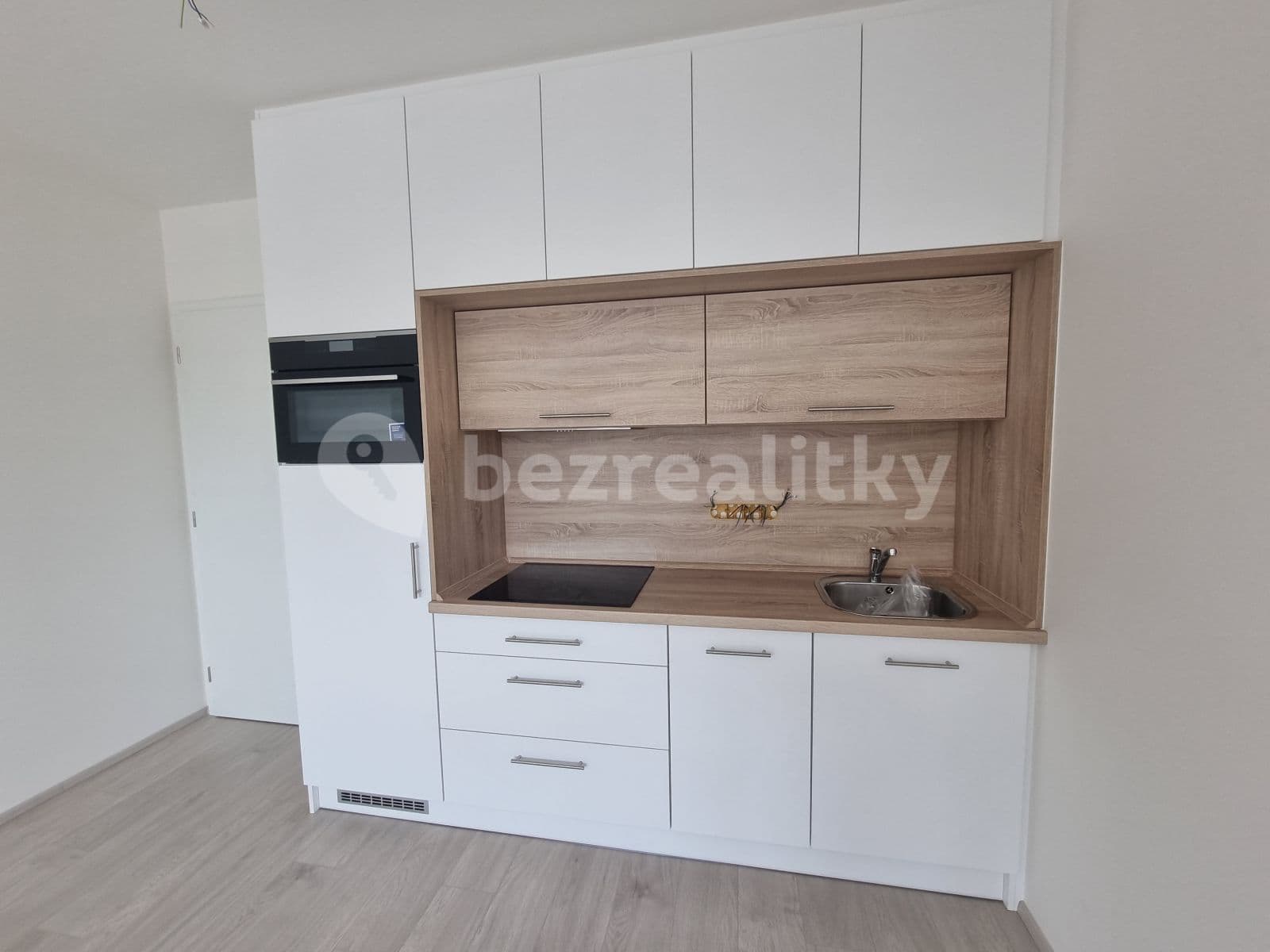 Prenájom bytu 2-izbový 52 m², Dělnická, Praha, Praha Prenájom bytu 2-izbový 52 m², Dělnická, Praha, Praha