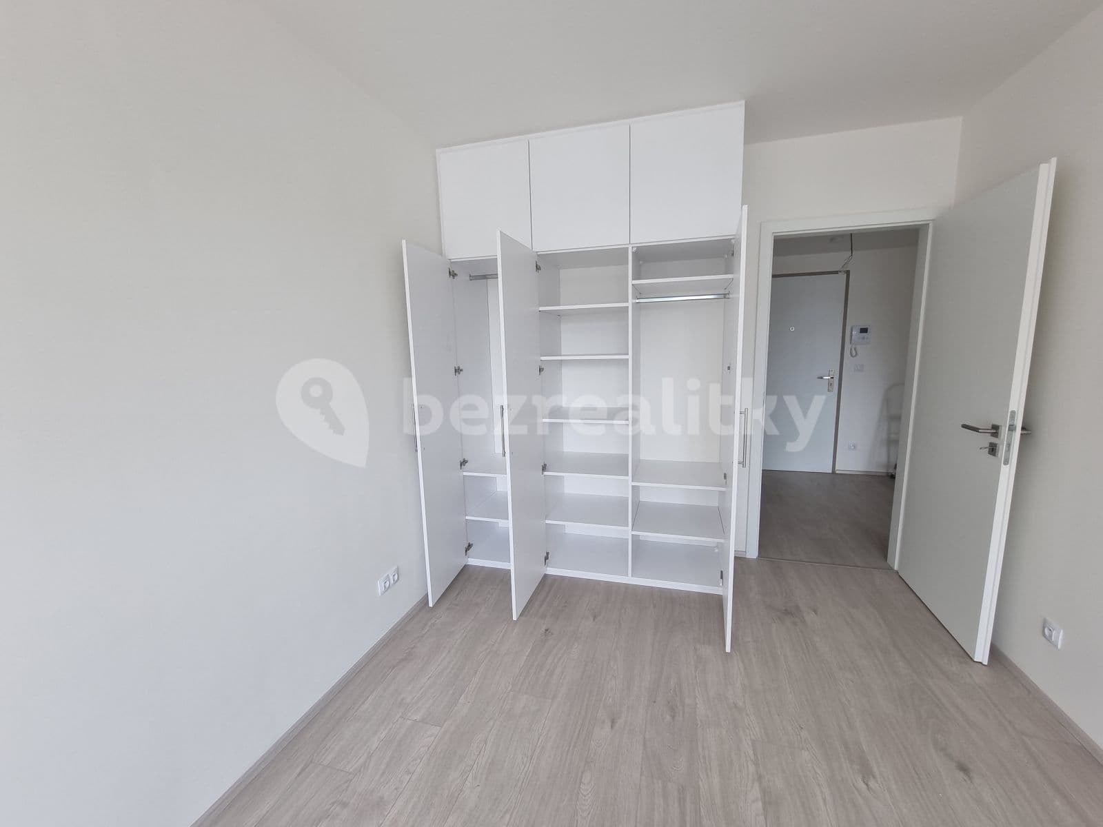 Prenájom bytu 2-izbový 52 m², Dělnická, Praha, Praha Prenájom bytu 2-izbový 52 m², Dělnická, Praha, Praha