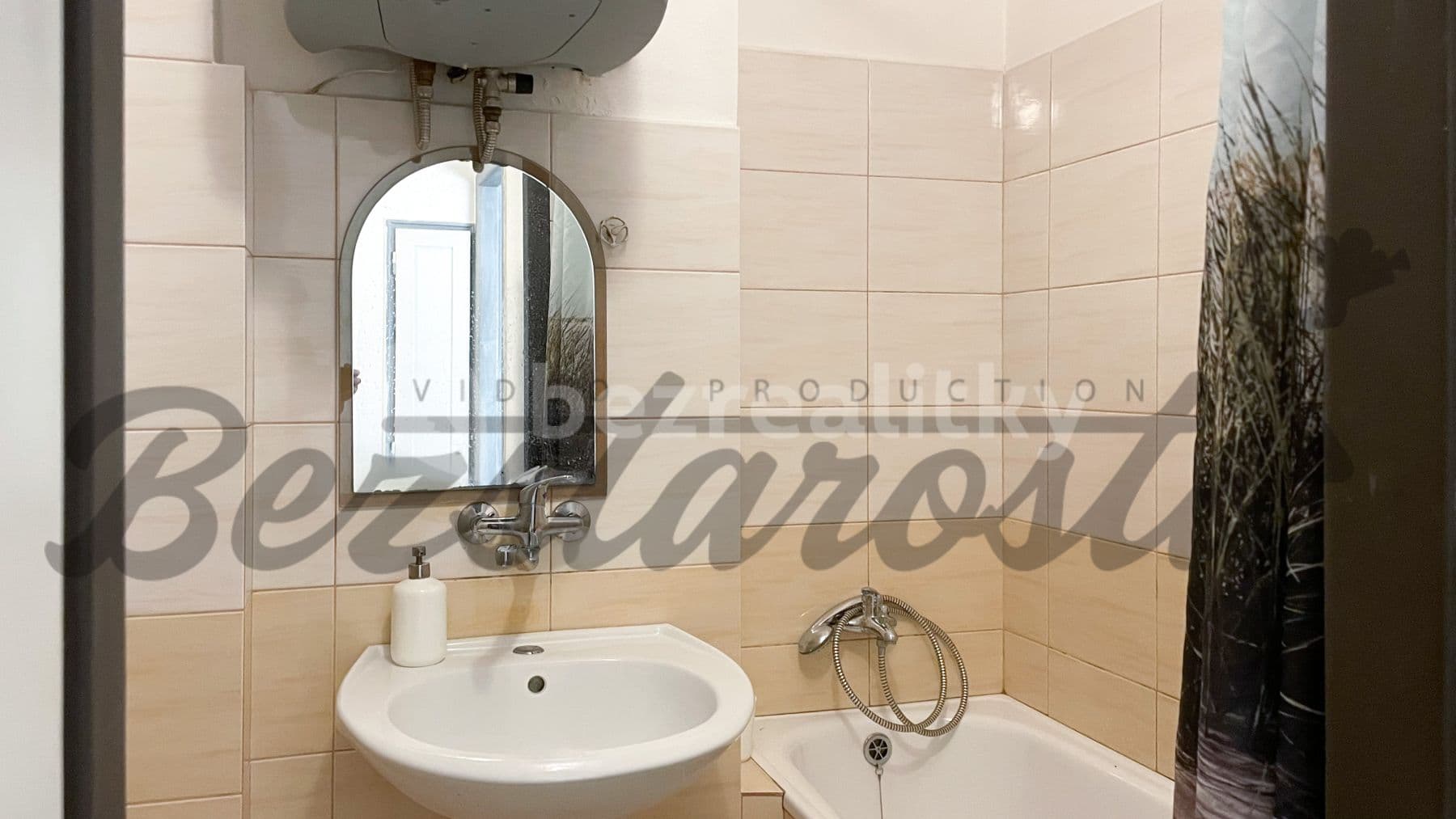 Prenájom bytu 1-izbový 34 m², Vrchlického, Praha, Praha Prenájom bytu 1-izbový 34 m², Vrchlického, Praha, Praha
