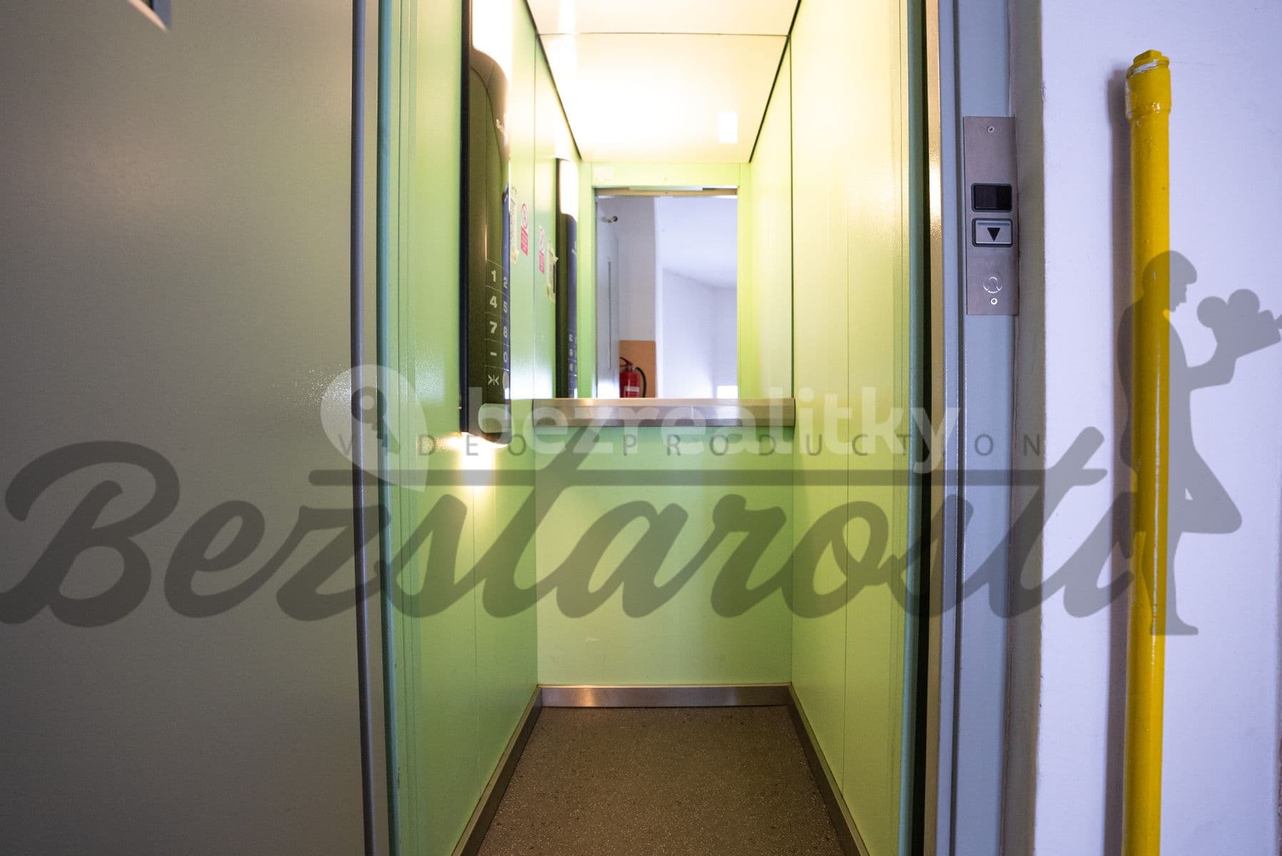 Prenájom bytu 1-izbový 34 m², Vrchlického, Praha, Praha Prenájom bytu 1-izbový 34 m², Vrchlického, Praha, Praha