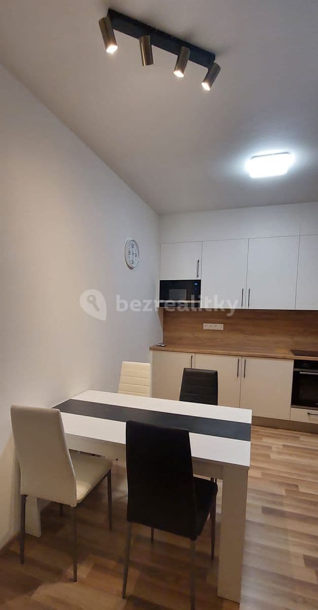 Prenájom bytu 2-izbový 65 m², U Škol, Bučovice, Jihomoravský kraj Prenájom bytu 2-izbový 65 m², U Škol, Bučovice, Jihomoravský kraj
