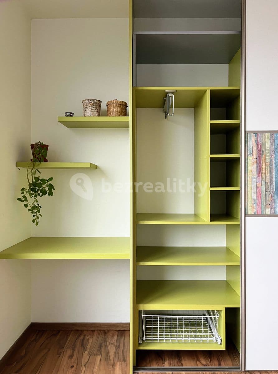 Prenájom bytu 2-izbový 62 m², Sousedíkova, Praha, Praha Prenájom bytu 2-izbový 62 m², Sousedíkova, Praha, Praha