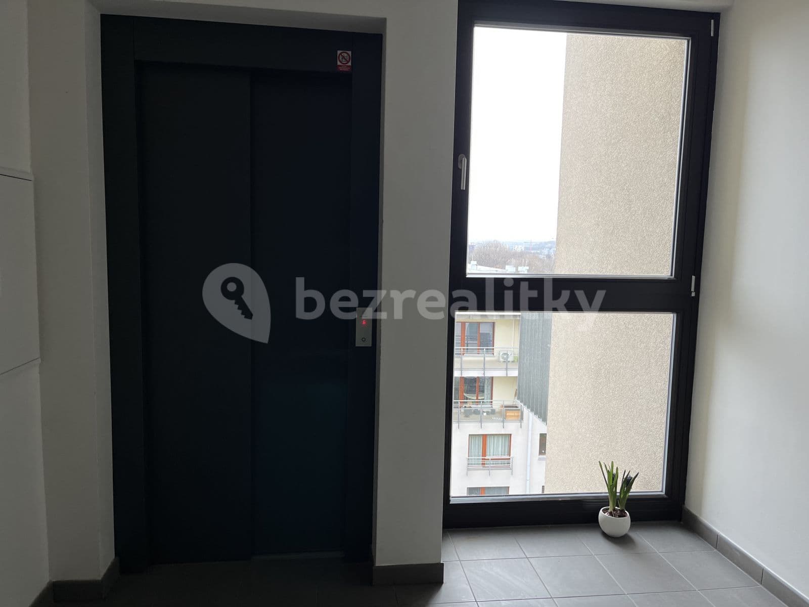 Prenájom bytu 2-izbový 62 m², Sousedíkova, Praha, Praha Prenájom bytu 2-izbový 62 m², Sousedíkova, Praha, Praha