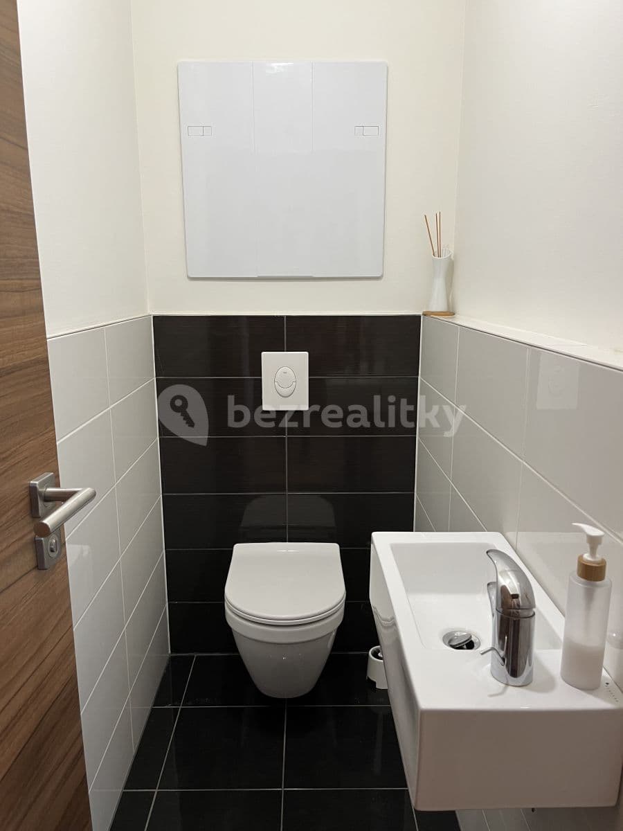 Prenájom bytu 2-izbový 62 m², Sousedíkova, Praha, Praha Prenájom bytu 2-izbový 62 m², Sousedíkova, Praha, Praha