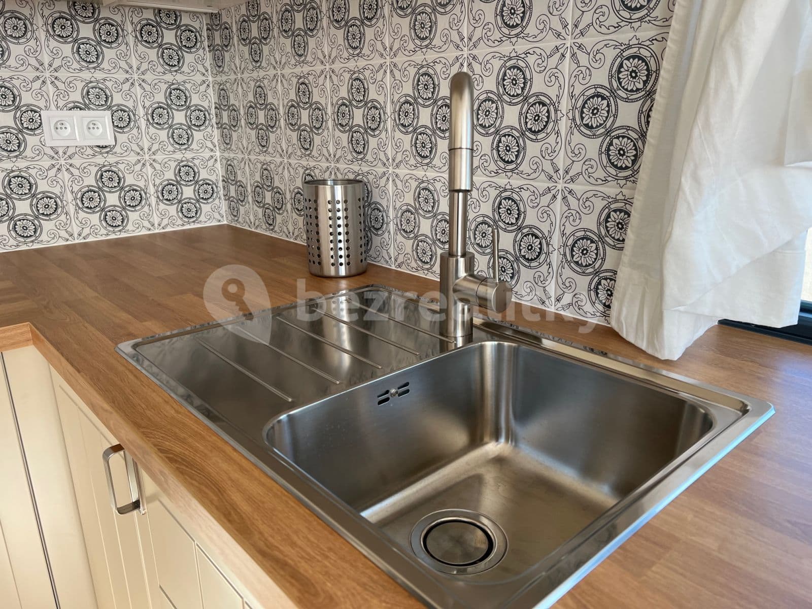 Prenájom bytu 2-izbový 46 m², Žižkova, Horoměřice, Středočeský kraj Prenájom bytu 2-izbový 46 m², Žižkova, Horoměřice, Středočeský kraj