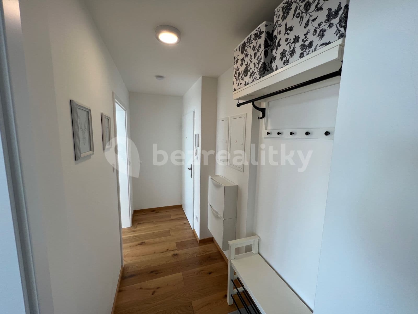 Prenájom bytu 2-izbový 46 m², Žižkova, Horoměřice, Středočeský kraj Prenájom bytu 2-izbový 46 m², Žižkova, Horoměřice, Středočeský kraj