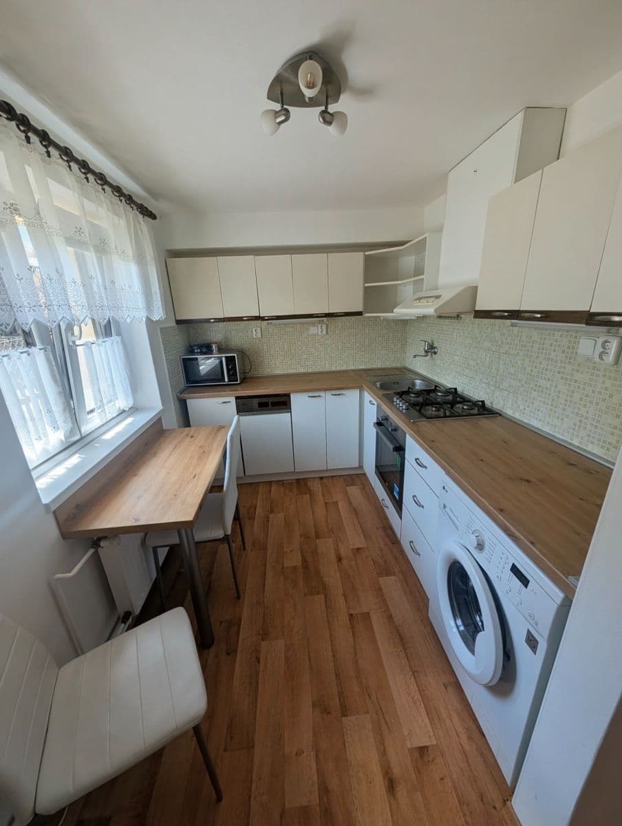 Prenájom bytu 2-izbový 36 m², Želivského, Jablonec nad Nisou, Liberecký kraj Prenájom bytu 2-izbový 36 m², Želivského, Jablonec nad Nisou, Liberecký kraj