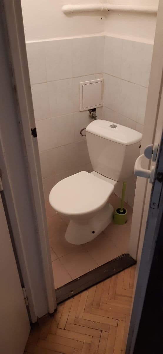 Prenájom bytu 2-izbový 77 m², Sdružení, Praha, Praha Prenájom bytu 2-izbový 77 m², Sdružení, Praha, Praha