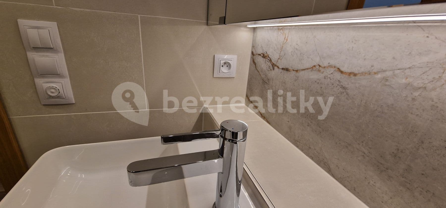 Prenájom bytu 2-izbový 51 m², Ke Hřišti, Černošice, Středočeský kraj Prenájom bytu 2-izbový 51 m², Ke Hřišti, Černošice, Středočeský kraj