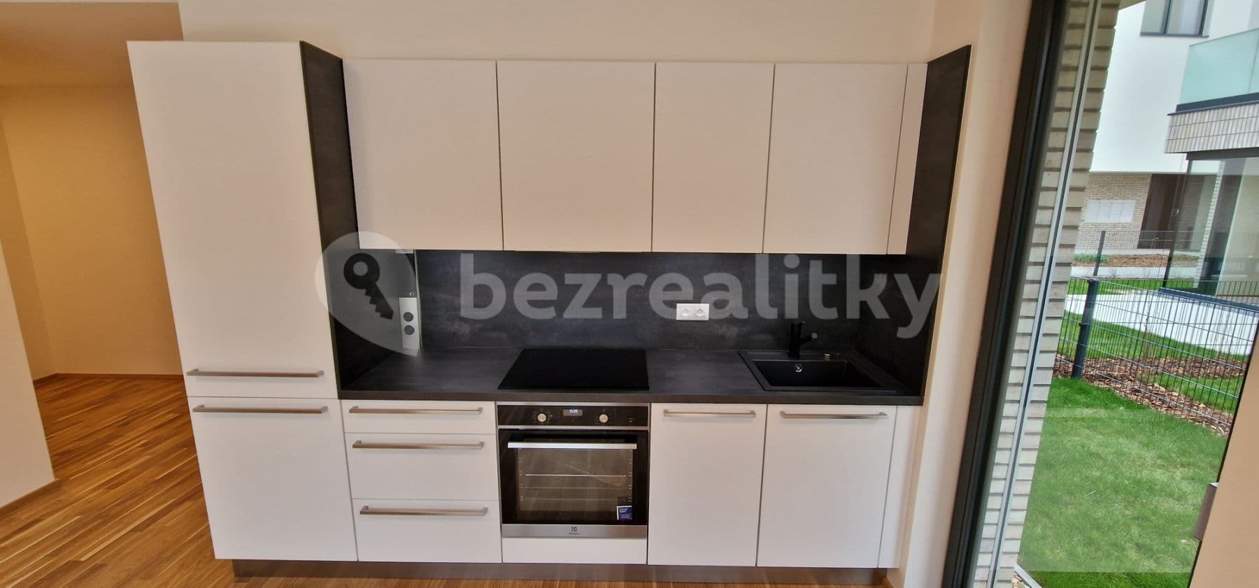 Prenájom bytu 2-izbový 51 m², Ke Hřišti, Černošice, Středočeský kraj Prenájom bytu 2-izbový 51 m², Ke Hřišti, Černošice, Středočeský kraj