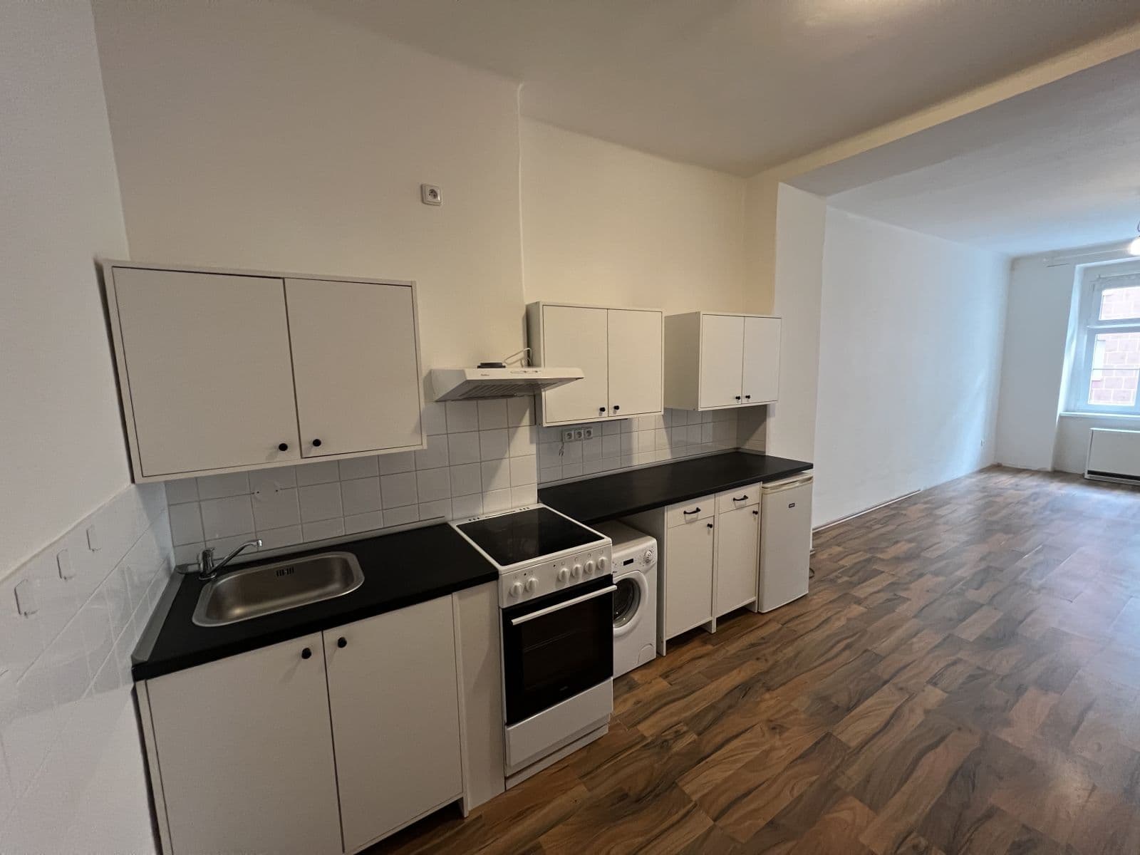 Prenájom bytu 1-izbový 37 m², Kovářská, Praha, Praha Prenájom bytu 1-izbový 37 m², Kovářská, Praha, Praha