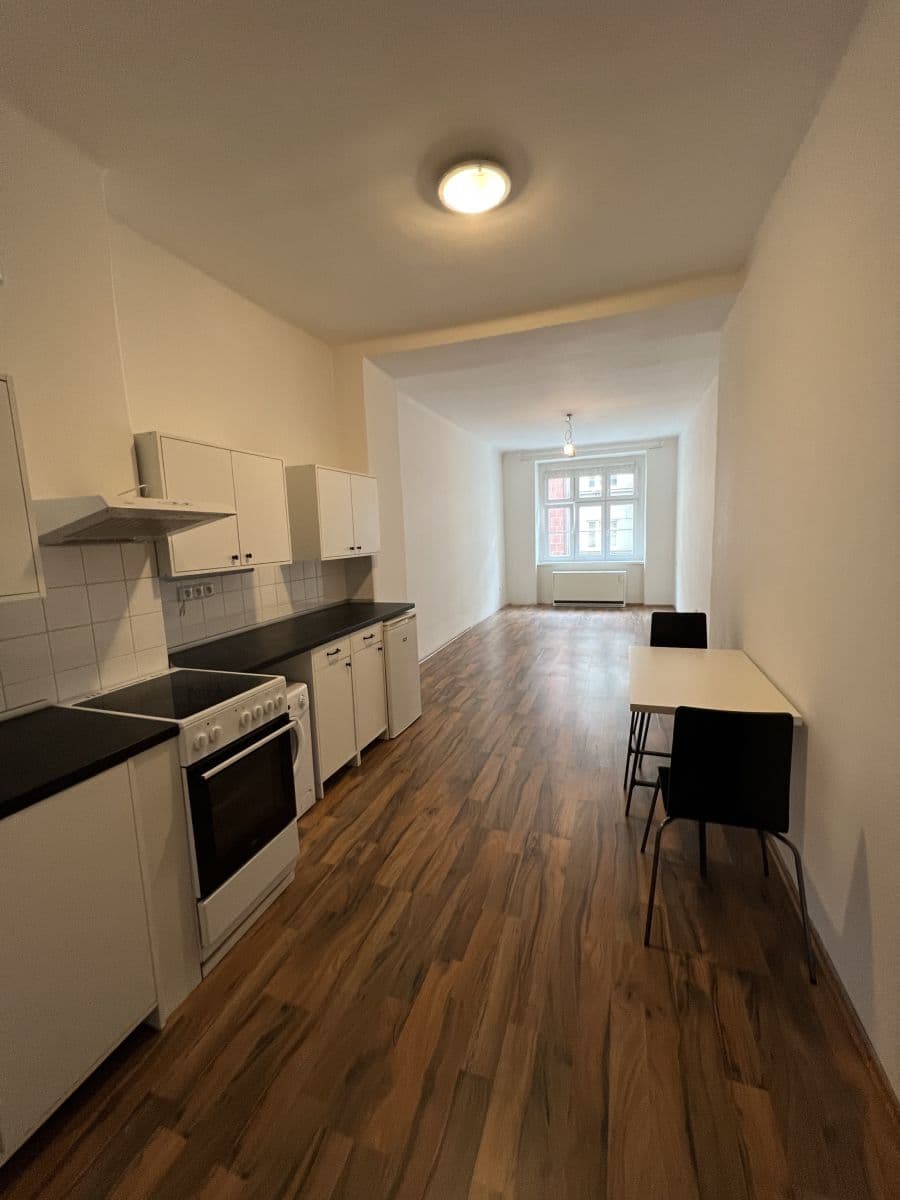 Prenájom bytu 1-izbový 37 m², Kovářská, Praha, Praha Prenájom bytu 1-izbový 37 m², Kovářská, Praha, Praha